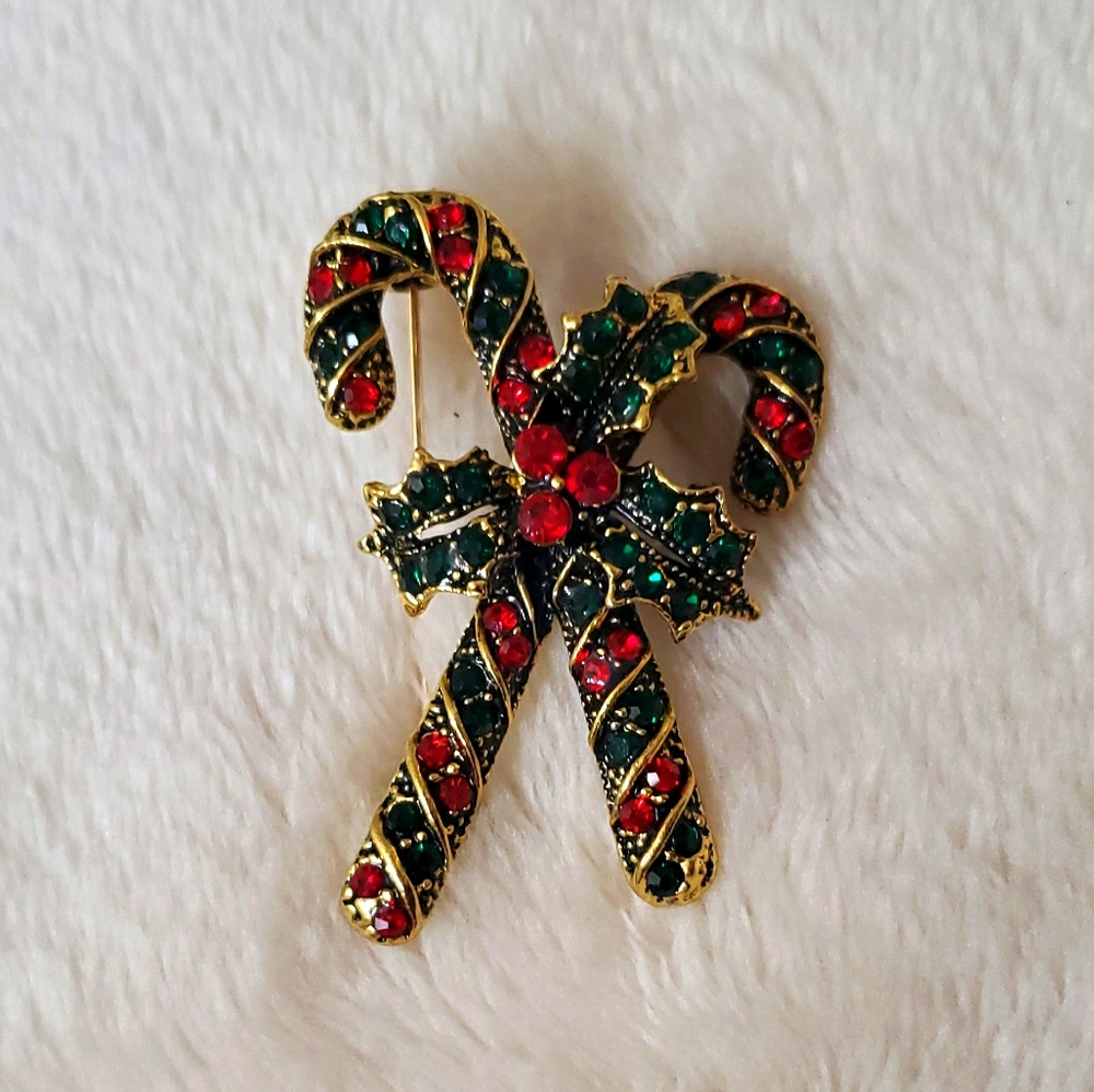 Vintage Christmas brooch